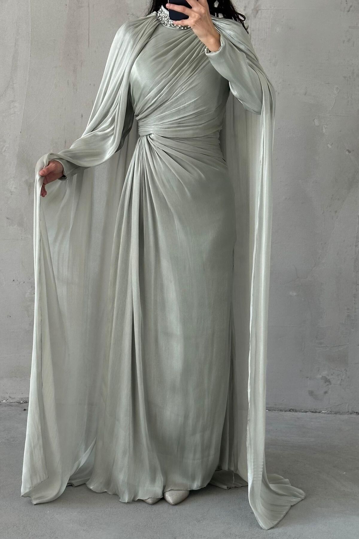 Kolları Pelerinli Yakası Taşlı Janjan Tesettür Abiye Mint Yeşili