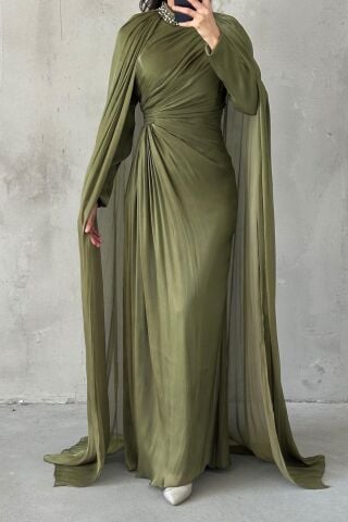 Kolları Pelerinli Yakası Taşlı Janjan Tesettür Abiye Haki