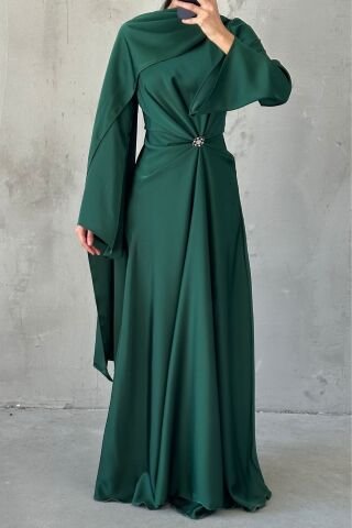 Akıcı Kumaş Ve Broş Detaylı Saten Tesettür Abiye Yeşil