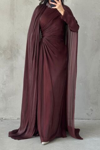 Kolları Pelerinli Yakası Taşlı Janjan Tesettür Abiye Kahverengi