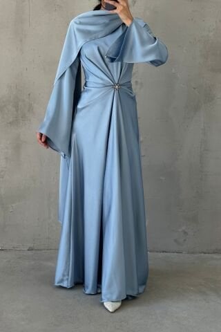 Akıcı Kumaş Ve Broş Detaylı Saten Tesettür Abiye İndigo