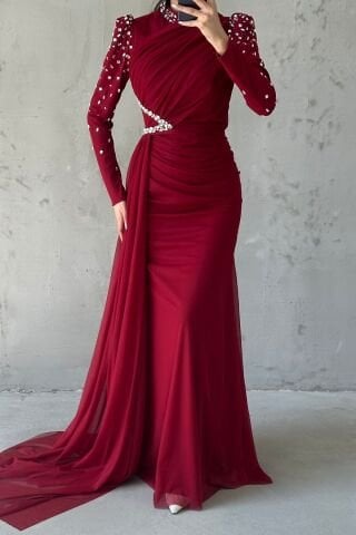 Eşsiz Süslemeli Kuyruklu Tesettür Abiye Bordo