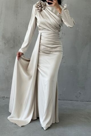 Omuzdan Çiçek Detaylı Drapeli Saten Tesettür Abiye Taş