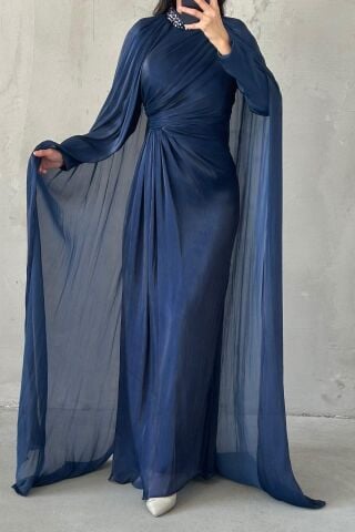 Kolları Pelerinli Yakası Taşlı Janjan Tesettür Abiye Lacivert