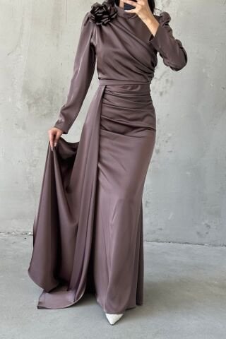 Omuzdan Çiçek Detaylı Drapeli Saten Tesettür Abiye Vizon