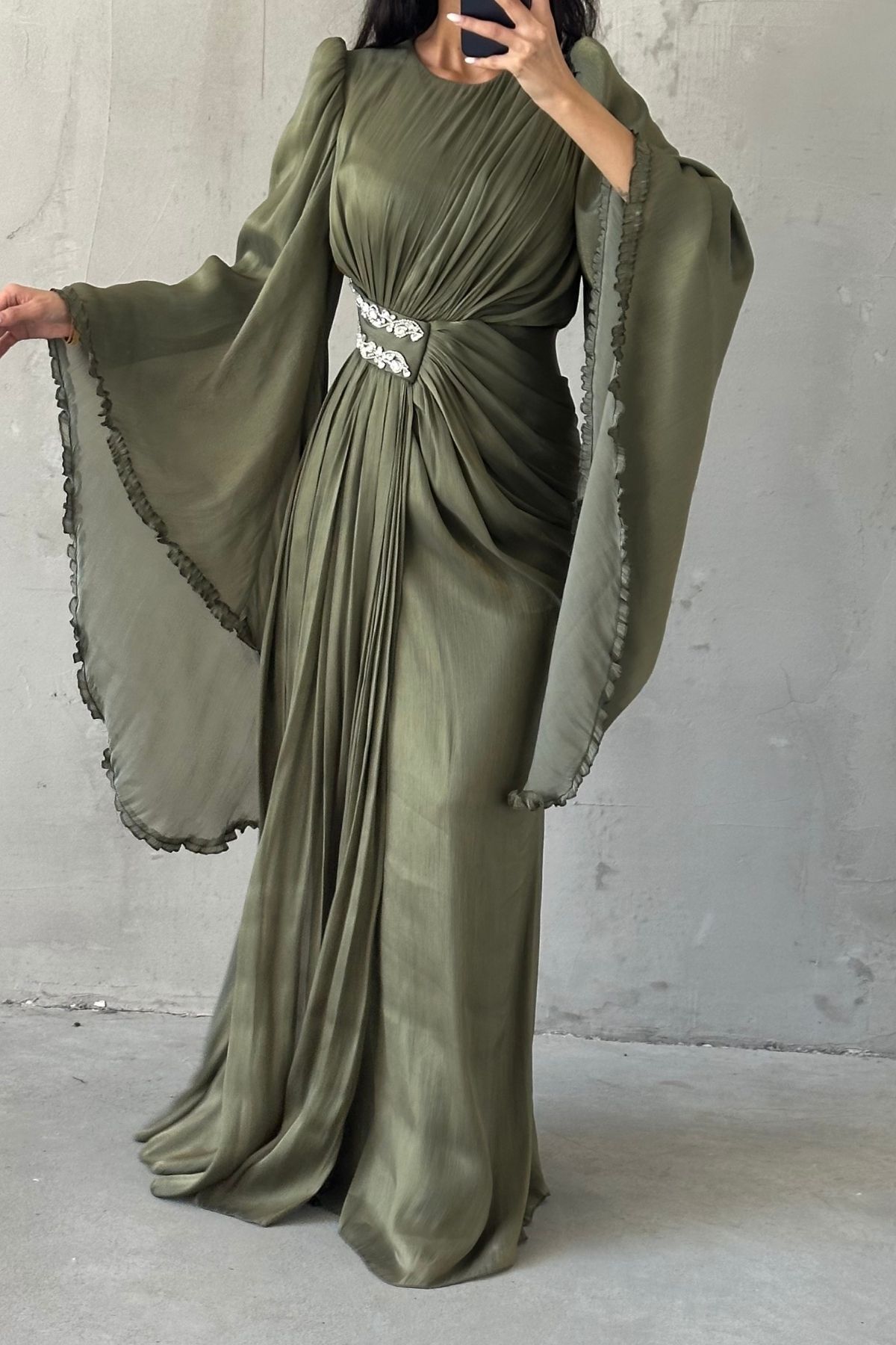 Işıltılı Kol Detaylı Janjan Tesettür Abiye Haki