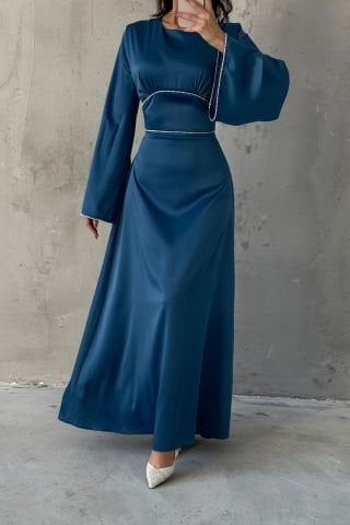 Kolları ve Beli İnci Taş Detaylı  Volan Kol Saten Tesettür Abiye İndigo