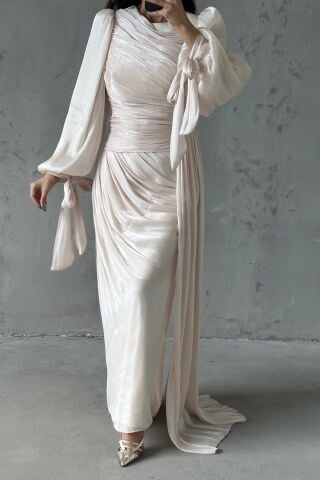 Akıcı Kumaş Kuyruk Detaylı Tesettür Abiye Krem