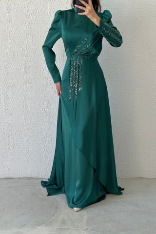 Göz Alıcı Fırfır Taş Detaylı Saten Abiye Zümrüt