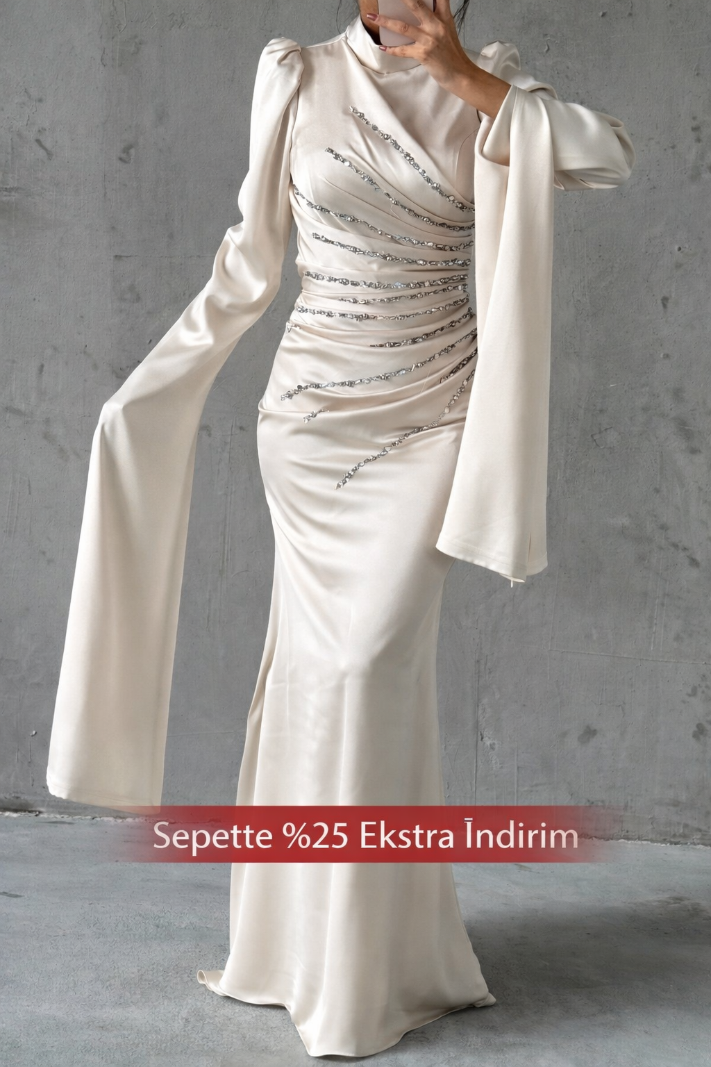 Eşsiz Kol Tasarımıyla Saten Tesettür Abiye Ekru