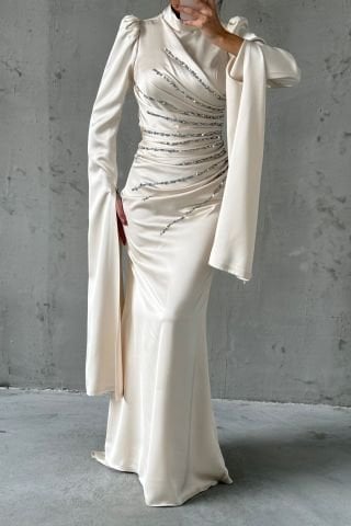 Eşsiz Kol Tasarımıyla Saten Tesettür Abiye Ekru