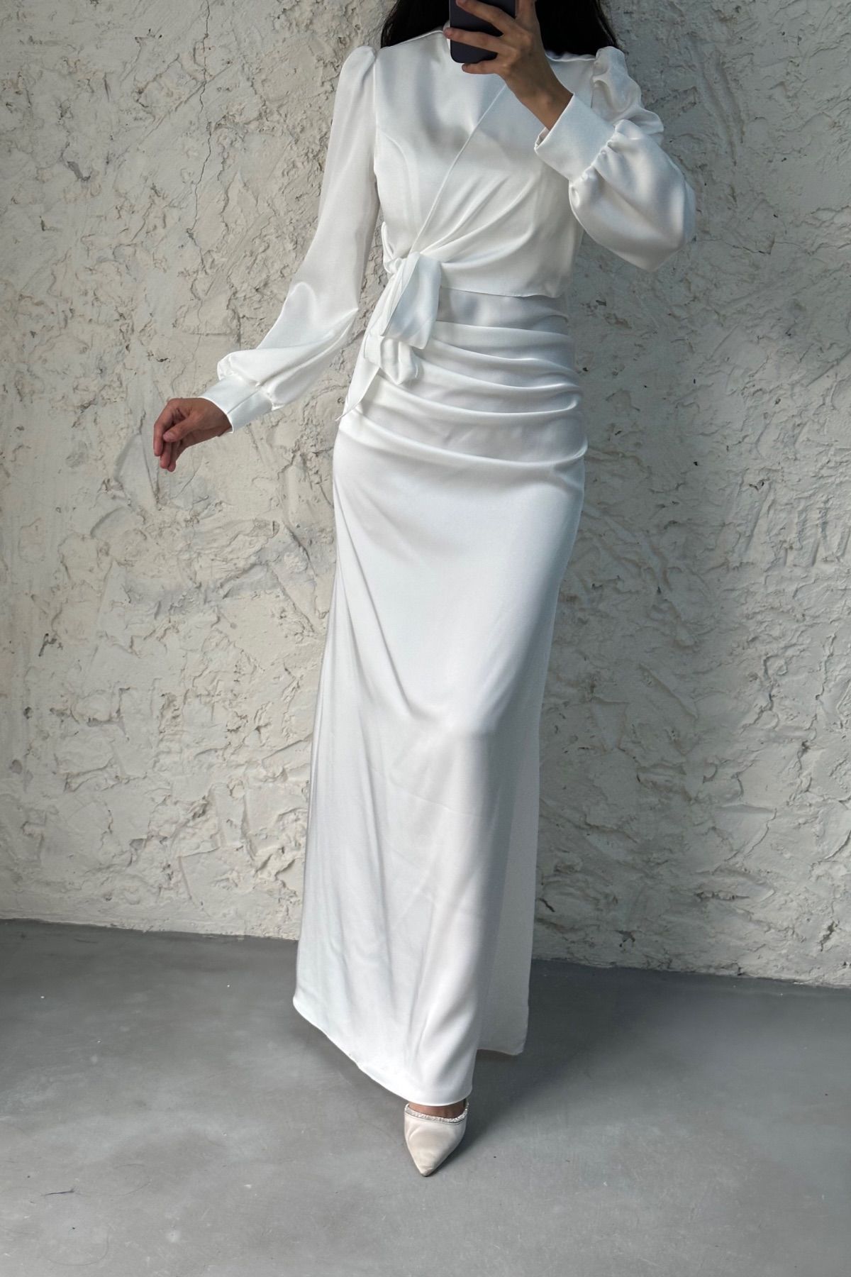 Büzgü Ve Düğüm Detaylı Saten Tesettür Abiye Ekru