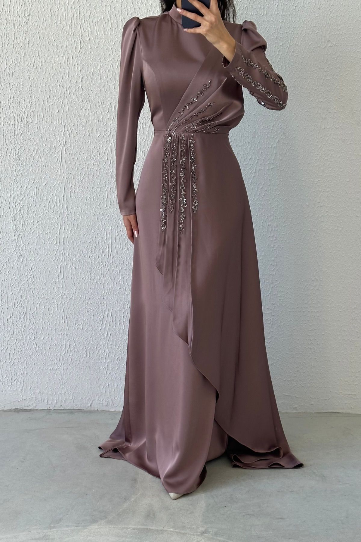 Göz Alıcı Fırfır Taş Detaylı Saten Abiye Vizon