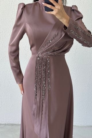 Göz Alıcı Fırfır Taş Detaylı Saten Abiye Vizon