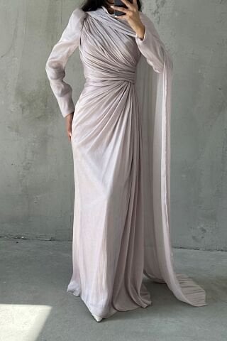 Omuzdan Pelerin Detaylı Janjan Tesettür Abiye Ekru