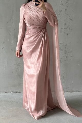 Omuzdan Pelerin Detaylı Janjan Tesettür Abiye Pudra