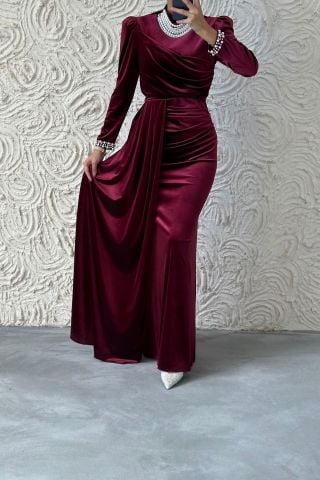 İncilerle Süslenmiş Şık Kadife Tesettür Abiye Bordo