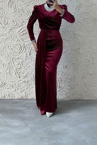 İncilerle Süslenmiş Şık Kadife Tesettür Abiye Bordo