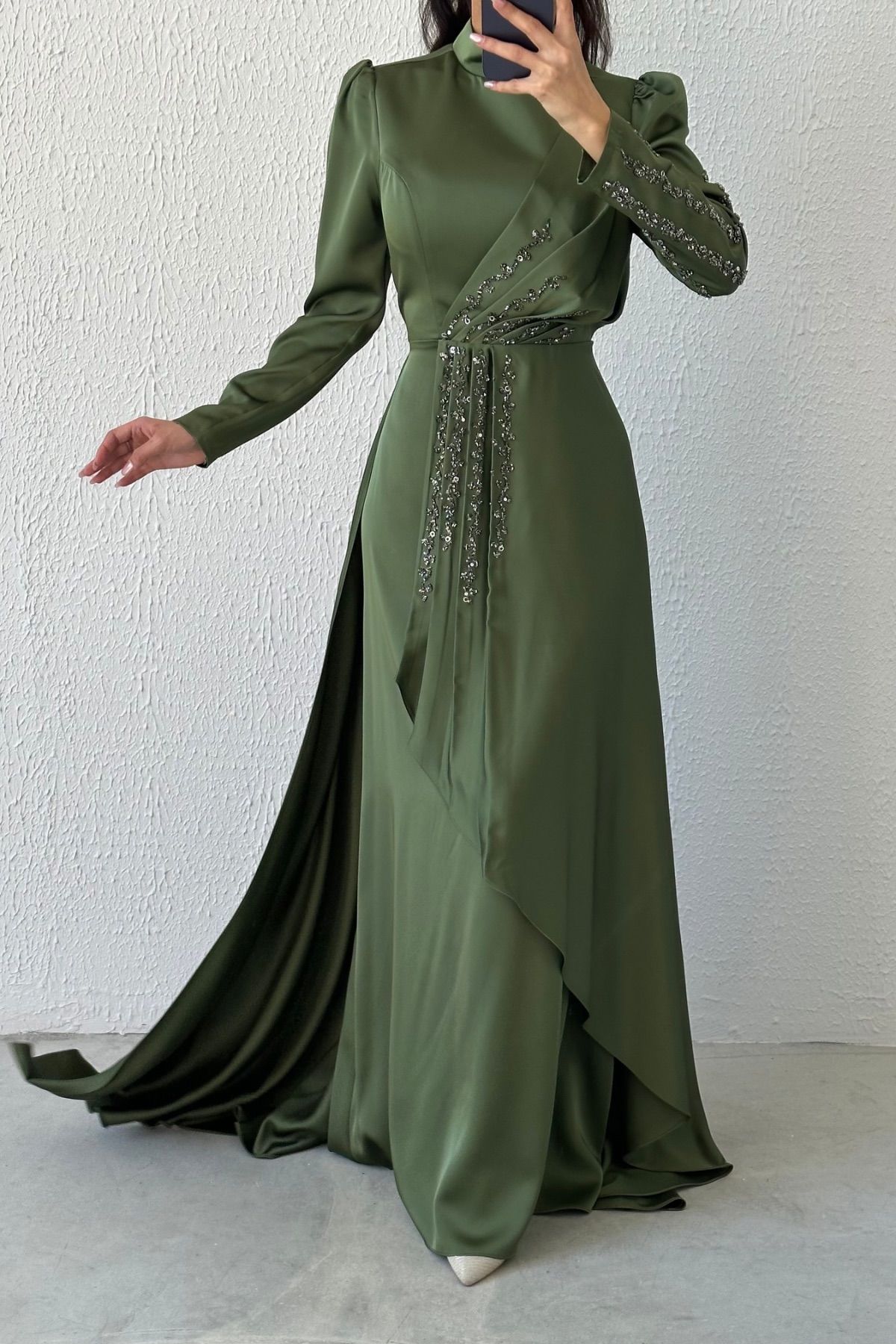 Göz Alıcı Fırfır Taş Detaylı Saten Abiye Haki