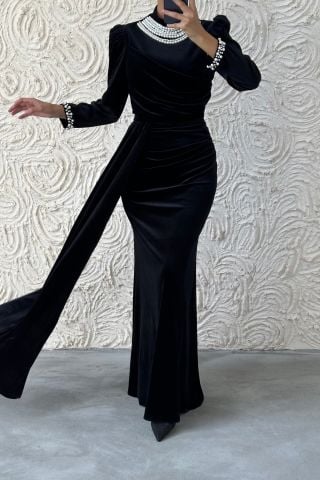 İncilerle Süslenmiş Şık Kadife Tesettür Abiye Siyah