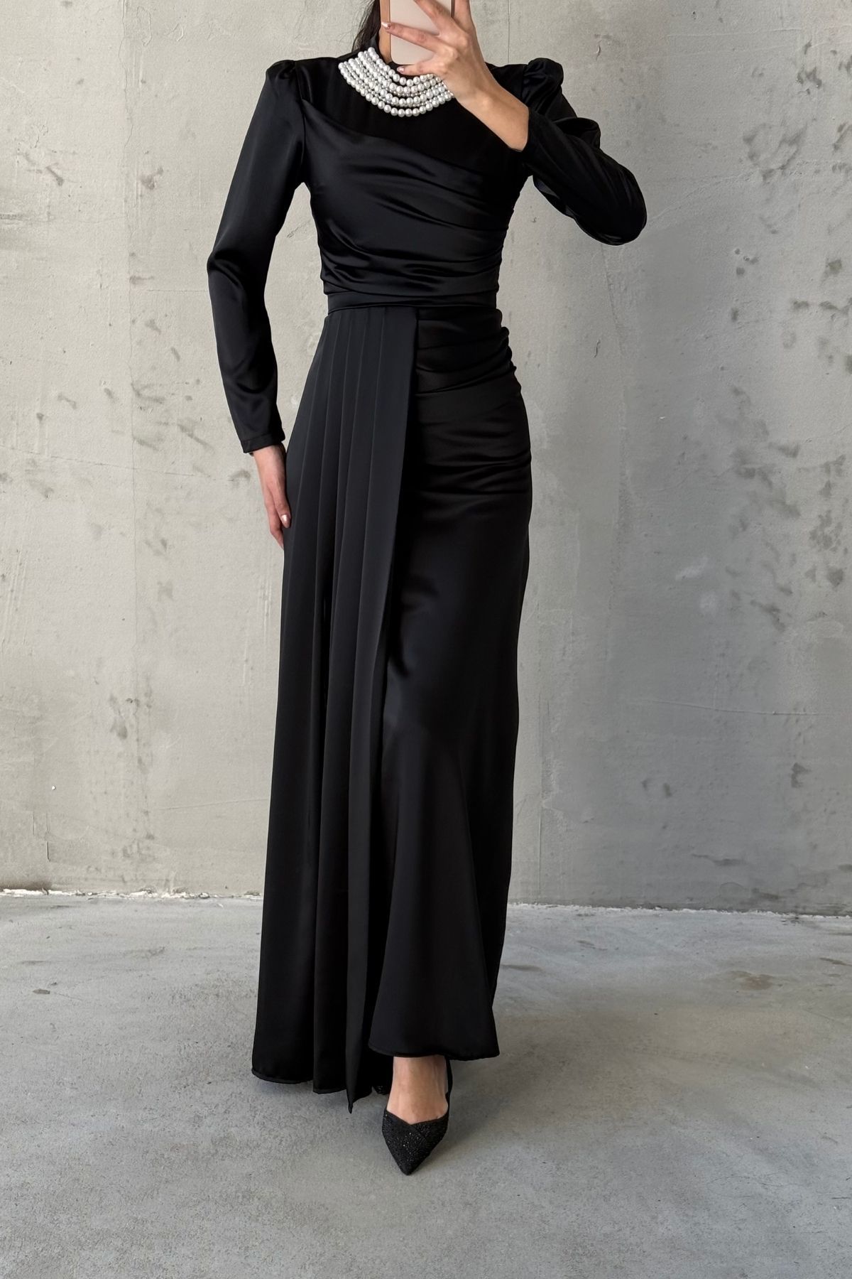 Pearl Detailed Tailed Satin Hijab Evening Dress Black