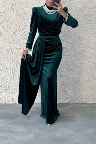 İncilerle Süslenmiş Şık Kadife Tesettür Abiye Yeşil