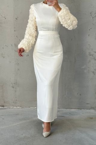 Kolları Gül Detaylı Kemerli Saten Tesettür Abiye Ekru