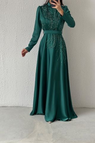 Göz Kamaştıran Taş Detaylı Saten Tesettür Abiye Zümrüt