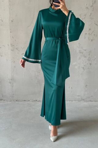 Kol Detaylı Eşsiz Tasarım Saten Tesettür Abiye Yeşil