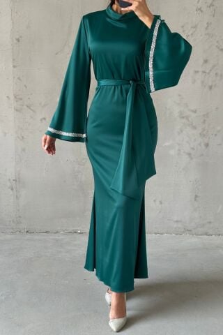Kol Detaylı Eşsiz Tasarım Saten Tesettür Abiye Yeşil
