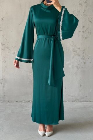 Kol Detaylı Eşsiz Tasarım Saten Tesettür Abiye Yeşil