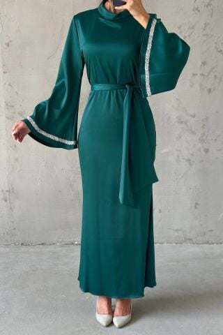 Kol Detaylı Eşsiz Tasarım Saten Tesettür Abiye Yeşil