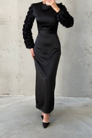 Kolları Gül Detaylı Kemerli Saten Tesettür Abiye Siyah