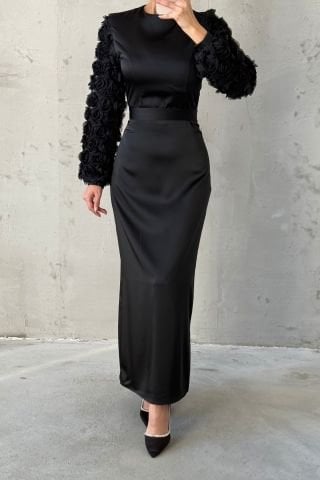 Kolları Gül Detaylı Kemerli Saten Tesettür Abiye Siyah