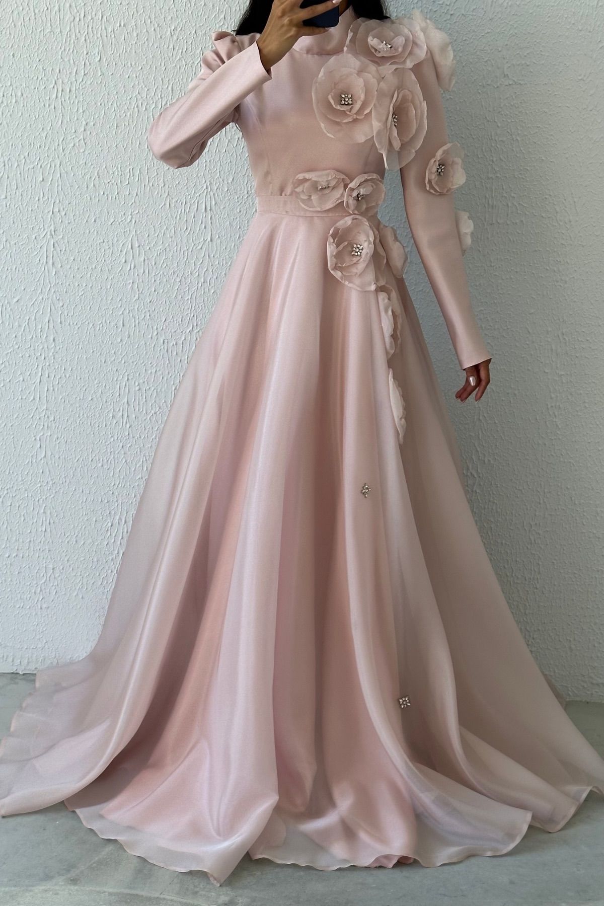 Organze Kumaşta Gül Zarafeti Tesettür Abiye Toz Pembe