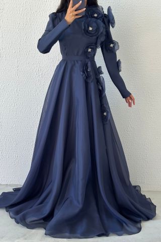 Organze Kumaşta Gül Zarafeti Tesettür Abiye Lacivert