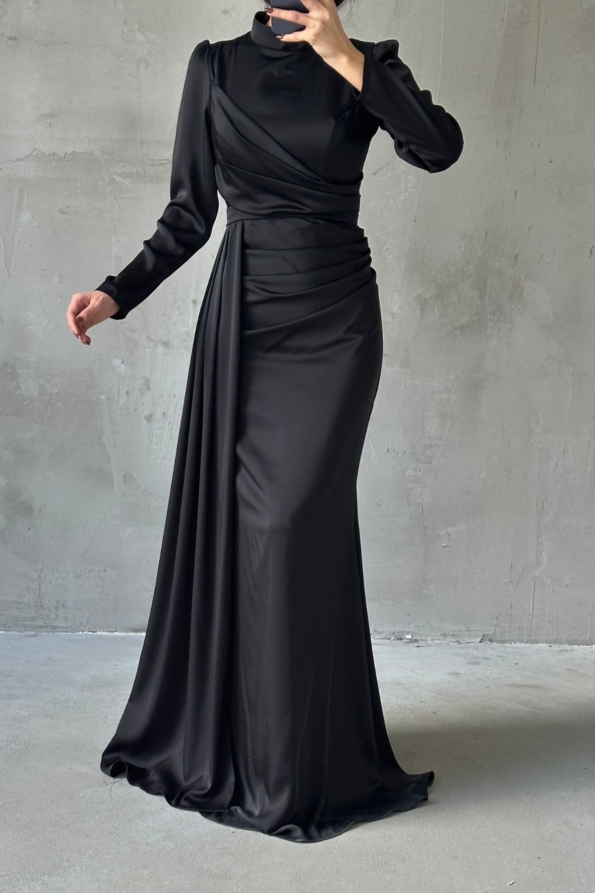 Drapeli Kuyruk Detaylı Tesettür Abiye Siyah