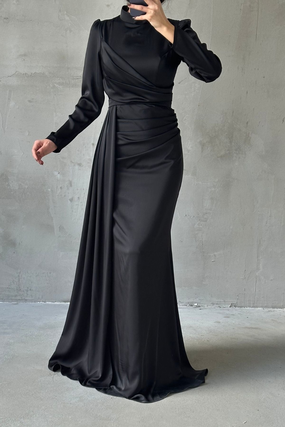 Drapeli Kuyruk Detaylı Tesettür Abiye Siyah