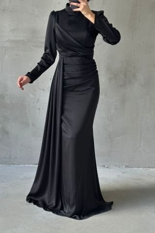 فستان سهرة أسود بأكمام منسدلة وتفاصيل ذيل
