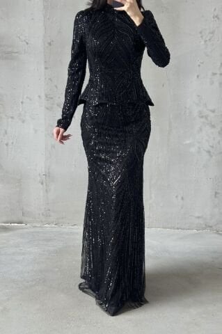 فستان سهرة أسود من إيليريس محجب