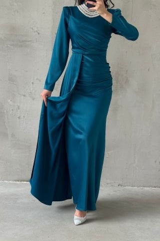 Pearl Detailed Train Satin Hijab Evening Dress Emerald Green