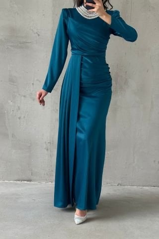 Pearl Detailed Train Satin Hijab Evening Dress Emerald Green