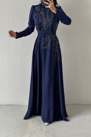 Göz Kamaştıran Taş Detaylı Saten Tesettür Abiye Lacivert