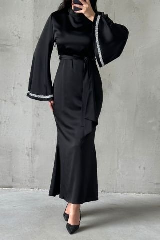 Kol Detaylı Eşsiz Tasarım Saten Tesettür Abiye Siyah