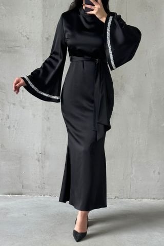 Kol Detaylı Eşsiz Tasarım Saten Tesettür Abiye Siyah