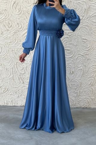 Çiçek Detaylı İnce Pliseli Tesettür Abiye İndigo