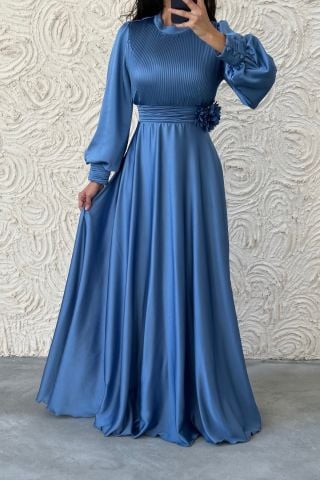 Çiçek Detaylı İnce Pliseli Tesettür Abiye İndigo