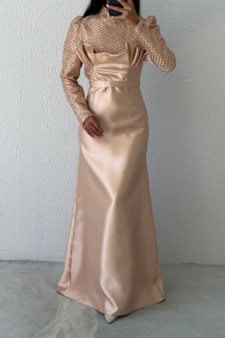 Saten Üzerinde Zarif Dantel Tesettür Abiye Bakır