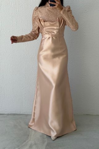 Saten Üzerinde Zarif Dantel Tesettür Abiye Bakır