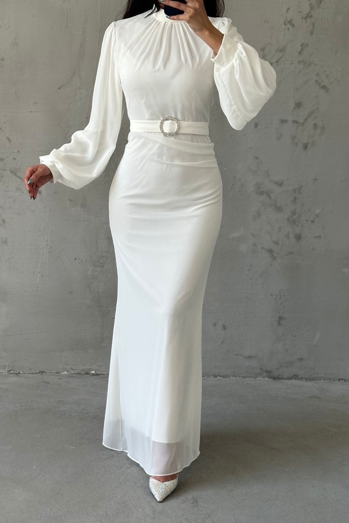 Şık Tasarım Ekru Kemerli Şifon Tesettür Abiye Elbise